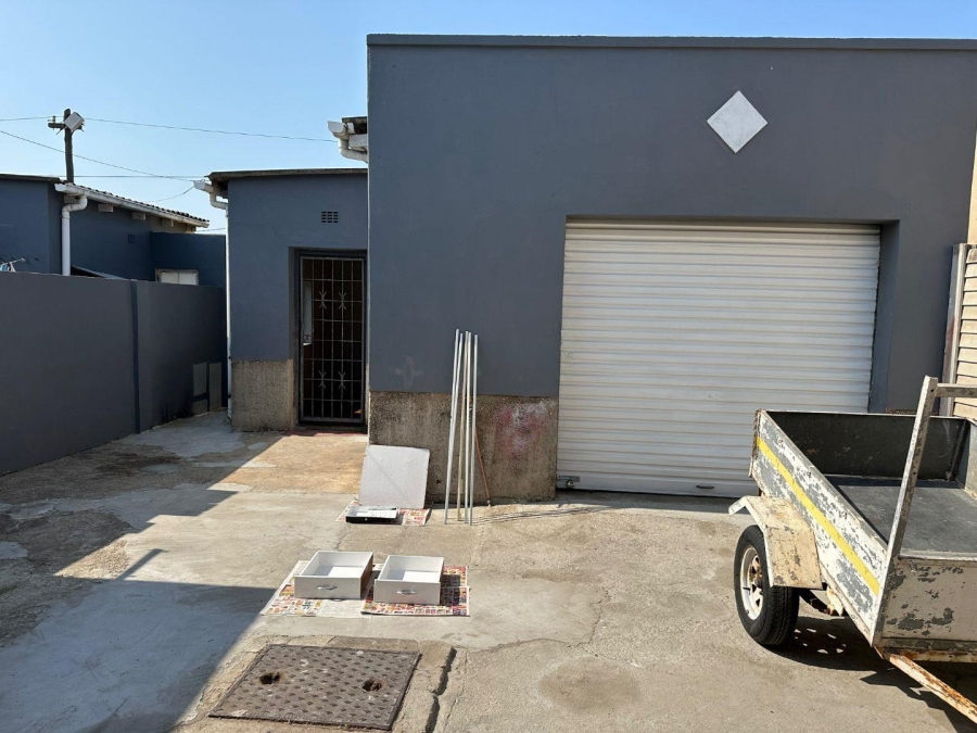 6 Bedroom Property for Sale in Sidwell Eastern Cape
